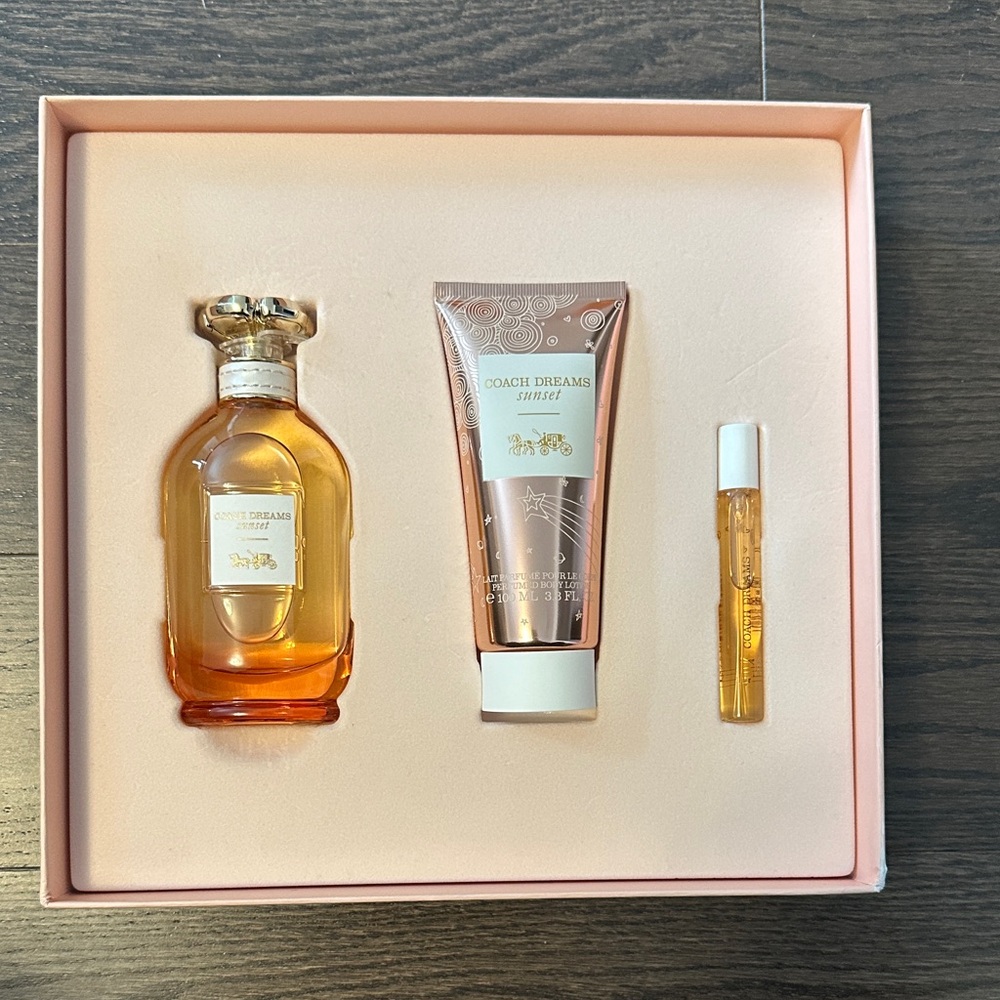 Coach Dreams Sunset Women's Fragrance & Body Set - Peach/Gold